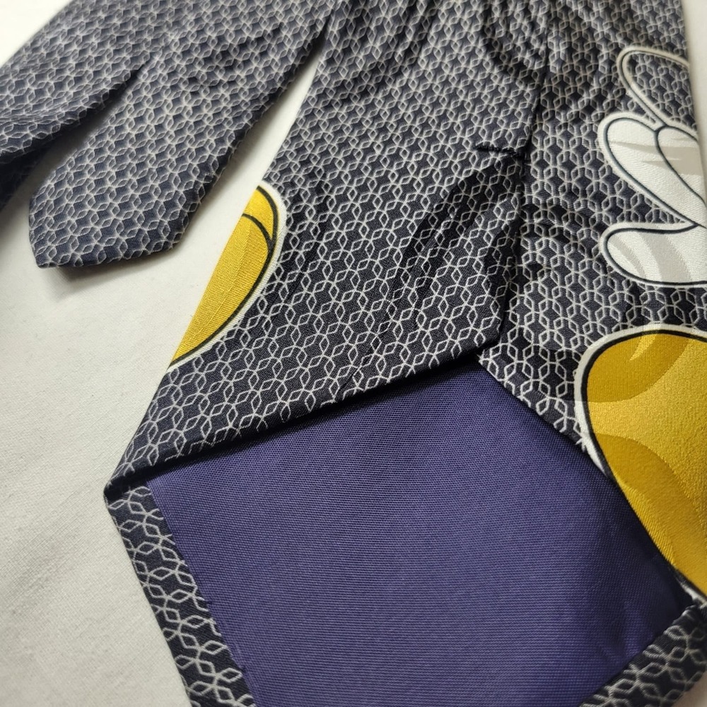 Mickey Unlimited Disney 100٪ Silk Mickey Mouse Mens Graphic Print Classic Tie - Picture 7 of 9